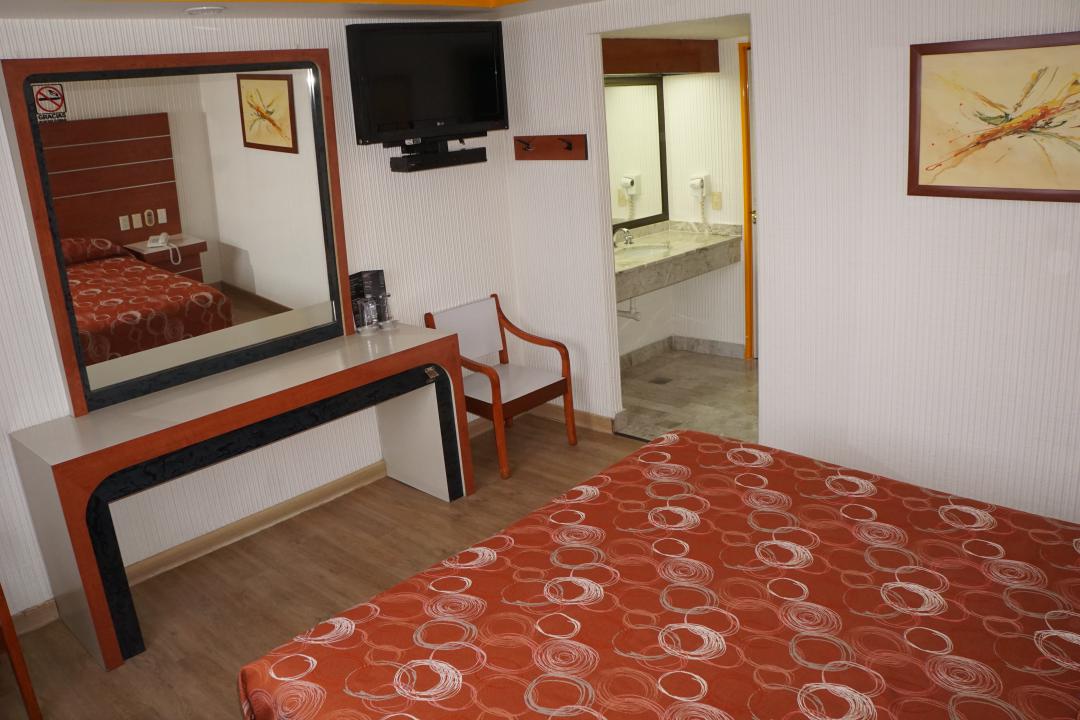 hotel puente  cerca del aeropuerto