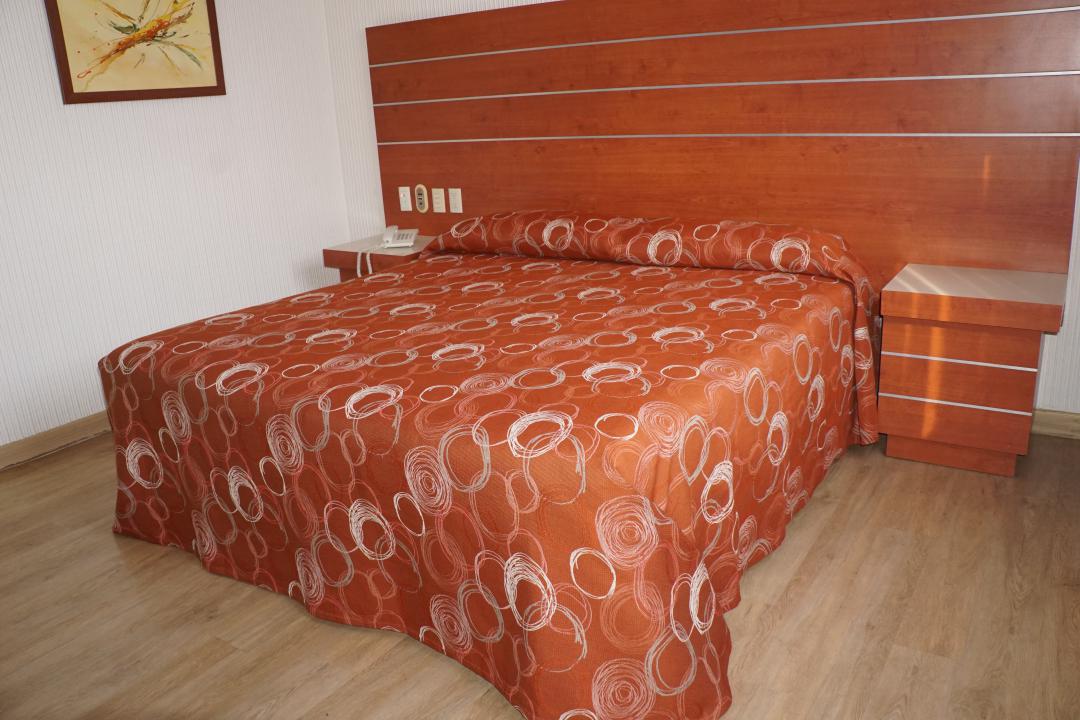 hotel puente  cerca del aeropuerto